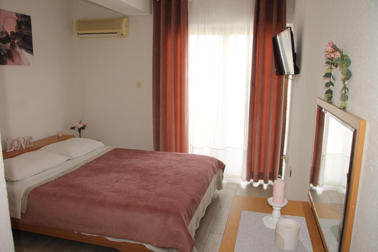 Motel "Tri Lovca" 크닌 외부 사진