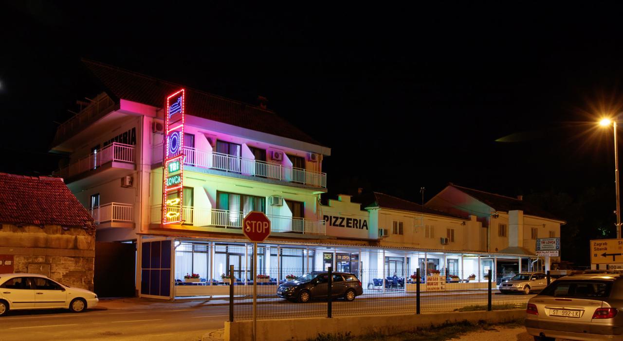 Motel "Tri Lovca" 크닌 외부 사진